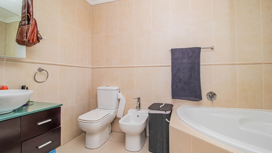 To Let 4 Bedroom Property for Rent in Camps Bay Western Cape
